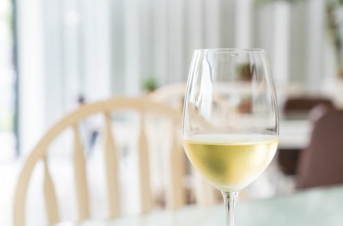 Beneficios del vino blanco